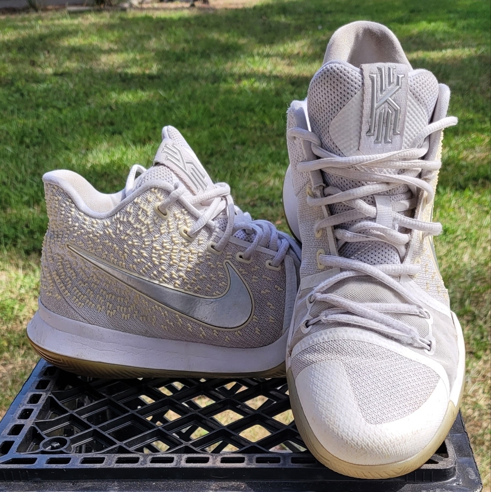 Nike Kyrie's Erving 3